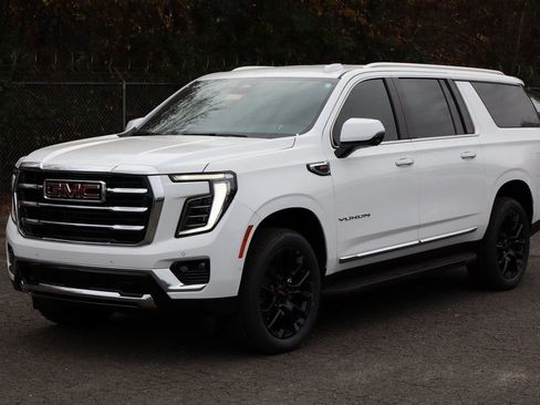 New 2026 GMC Yukon XL Elevation AWD/4WD image 2