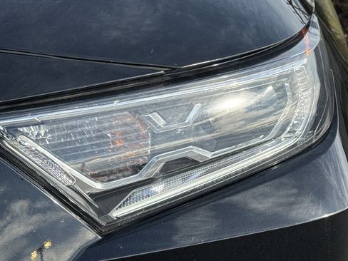 Used 2021 Toyota RAV4 XLE Premium image 6