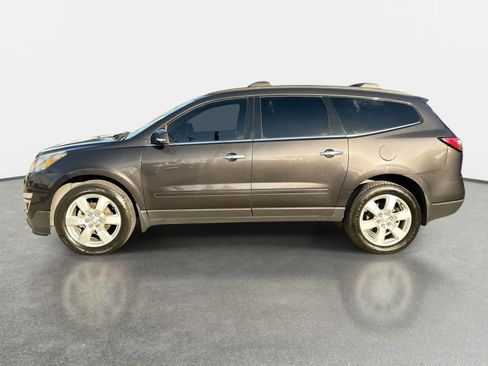 Used 2016 Chevrolet Traverse LT w/ Style and Technology Package FWD image 4