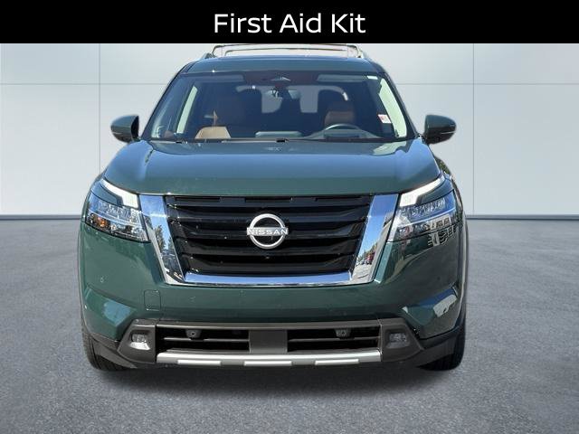 Used 2023 Nissan Pathfinder Platinum w/ Cargo Package AWD/4WD image 5