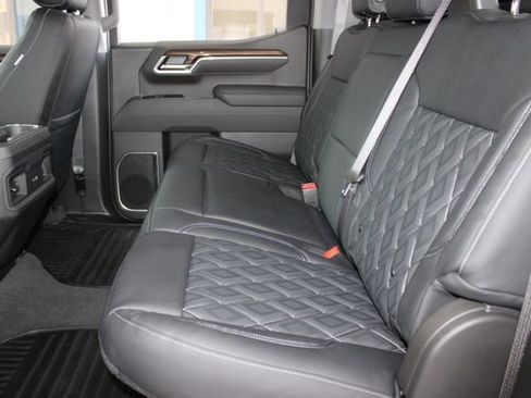 Used 2026 Chevrolet Silverado 1500 RST w/ Convenience Package II AWD/4WD image 24