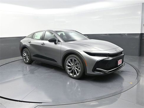 New 2026 Toyota Crown Limited w/ Advanced Technology Package image 9