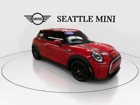 Certified 2023 MINI Cooper SE image 2