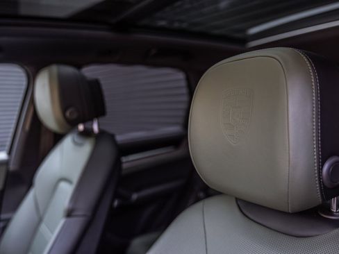 Certified 2024 Porsche Cayenne image 15