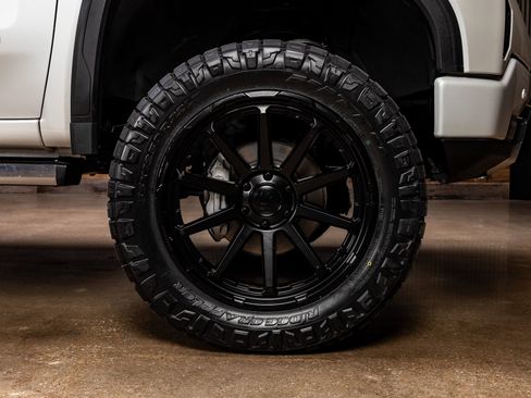 Used 2024 GMC Sierra 1500 Denali Ultimate image 12