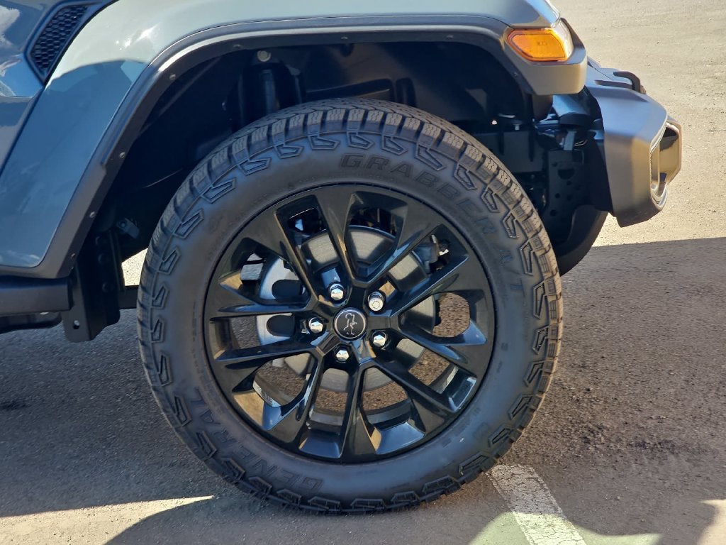 Used 2025 Jeep Gladiator Sport AWD/4WD image 38