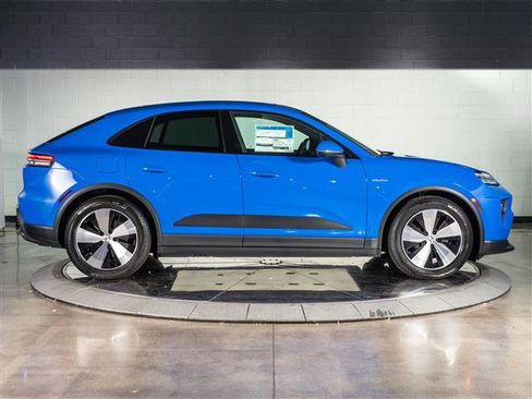 Used 2026 Porsche Macan Electric RWD image 8