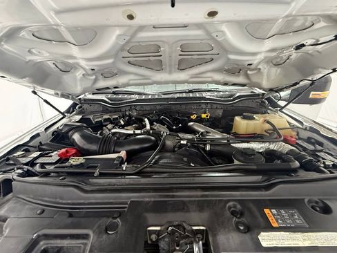 Used 2018 Ford F550 4x4 Crew Cab Super Duty image 8