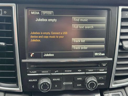 Used 2016 Porsche Panamera 4 Edition image 19