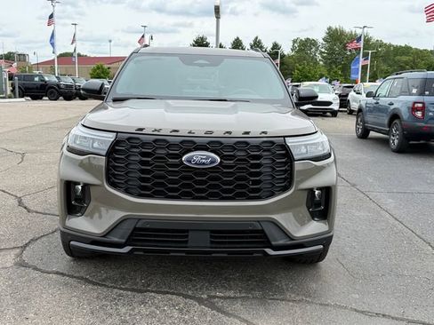 New 2026 Ford Explorer ST-Line w/ ST-Line Street Pack AWD/4WD image 2