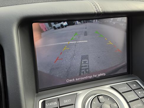 Used 2016 Nissan 370Z w/ Sport Package image 16