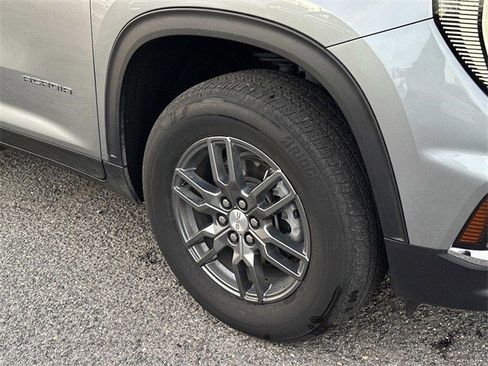 Used 2025 GMC Acadia Elevation image 7