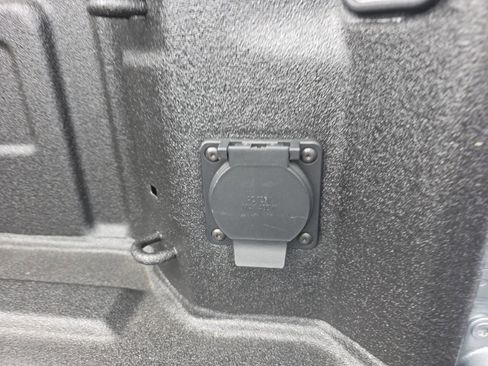 Used 2025 GMC Sierra 1500 AT4 w/ AT4 Premium Package image 21