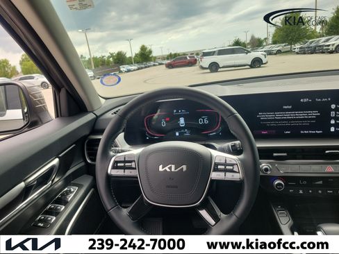 Certified 2025 Kia Telluride S FWD image 23