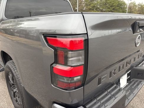 Used 2023 Nissan Frontier SV w/ Midnight Edition Package AWD/4WD image 13