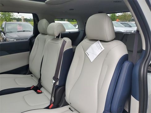 New 2026 Kia Carnival SX image 11
