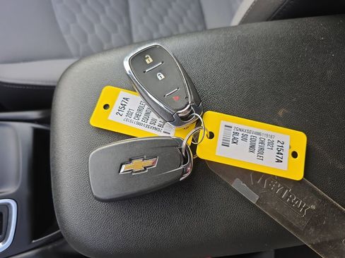 Used 2021 Chevrolet Equinox LS w/ LS Convenience Package image 30