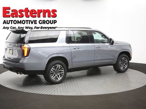 Used 2025 Chevrolet Suburban Z71 AWD/4WD image 46