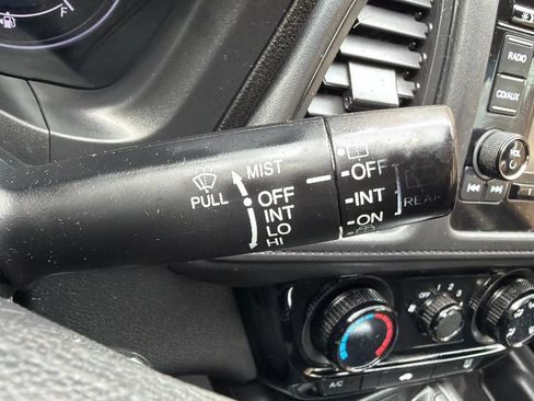 Used 2017 Honda HR-V LX image 13