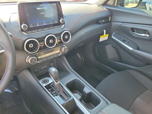 Certified 2025 Nissan Sentra SR image 33