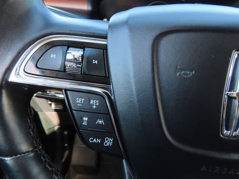 Used 2022 Lincoln Nautilus Reserve w/ Equipment Group 202A image 23