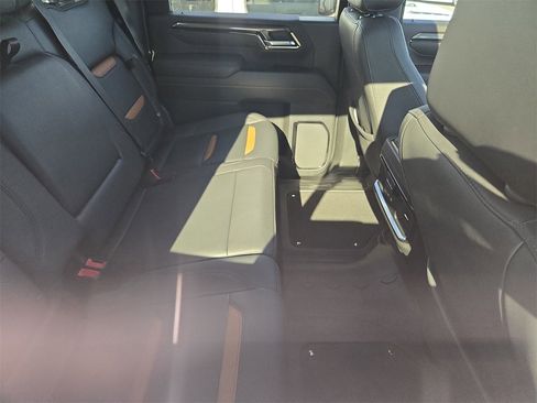 Used 2025 GMC Sierra 2500 AT4 w/ AT4 Premium Plus Package image 13