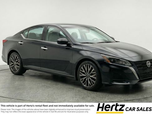 Used 2025 Nissan Altima 2.5 SV FWD image 1