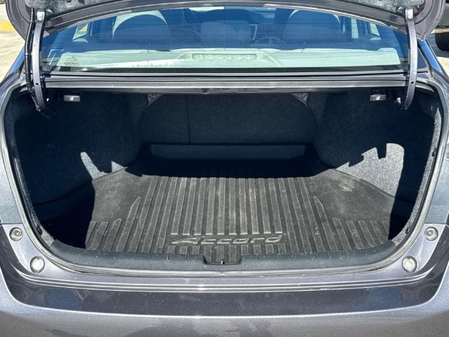 Used 2017 Honda Accord EX-L image 11