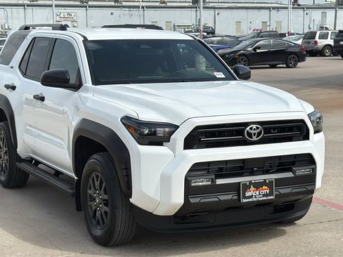 Used 2025 Toyota 4Runner SR5 image 7