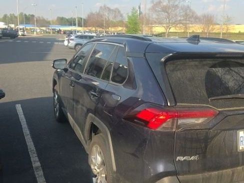 Used 2023 Toyota RAV4 XLE Premium image 13