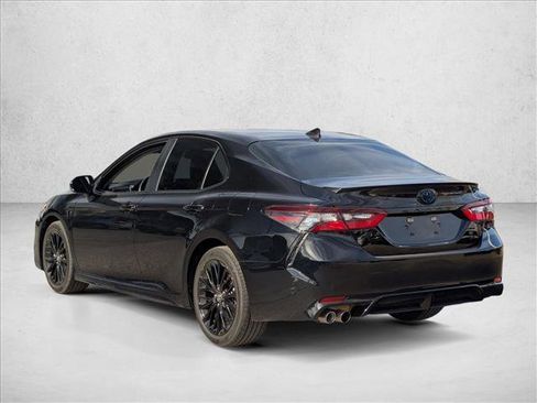 Used 2022 Toyota Camry SE image 7