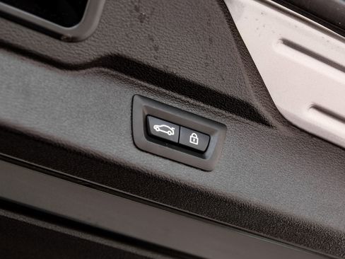 Used 2017 BMW X5 M image 57