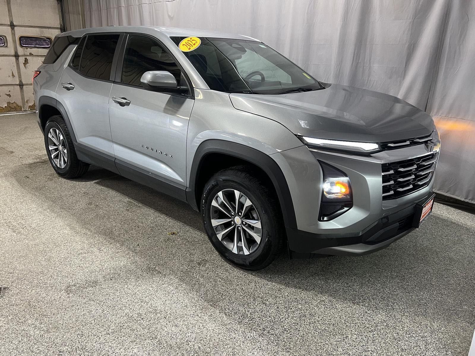 Used 2025 Chevrolet Equinox LT AWD/4WD image 6
