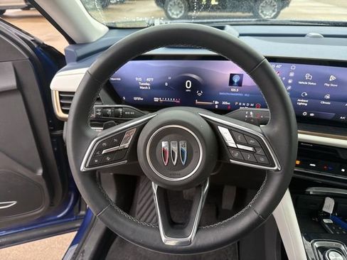 Used 2024 Buick Envision Avenir image 13