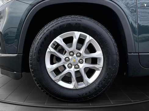 Used 2020 Chevrolet Traverse LT w/ Driver Confidence II Package image 34