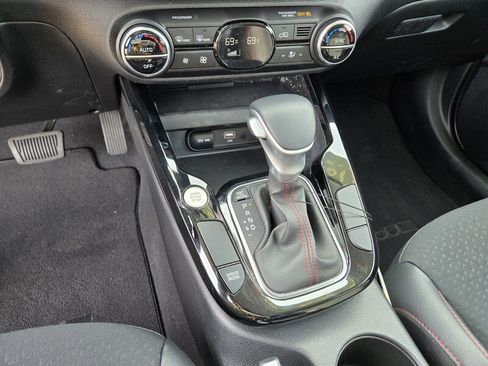 Certified 2025 Kia Soul GT-Line FWD image 21