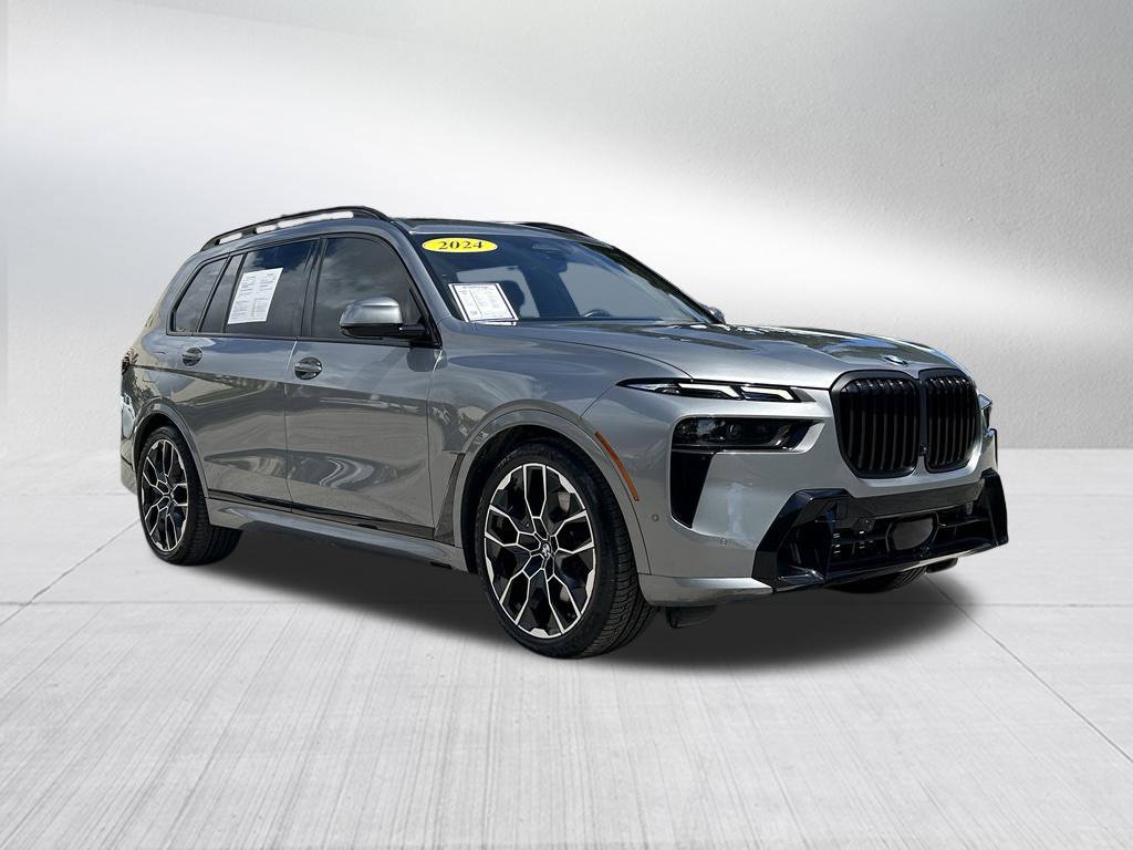 Used 2024 BMW X7 xDrive40i w/ M Sport Package AWD/4WD image 3