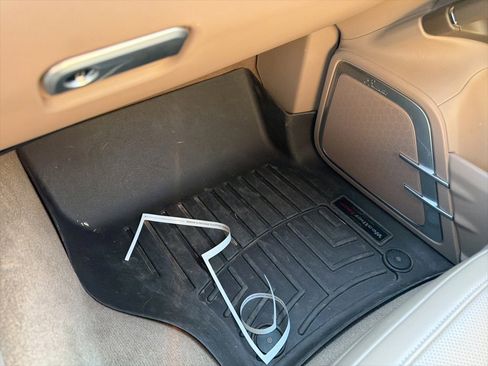 Used 2014 Porsche Cayenne Turbo S image 32