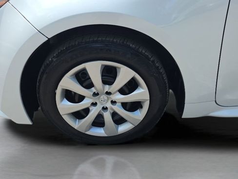 Used 2025 Toyota Corolla LE w/ Convenience Package FWD image 25