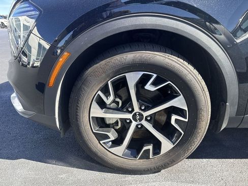 Used 2025 Kia Sportage EX image 10