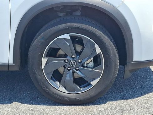 Used 2025 Nissan Rogue SV AWD/4WD image 8