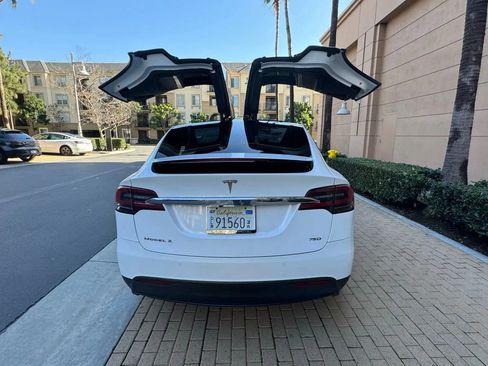 Used 2018 Tesla Model X 75D AWD/4WD image 6
