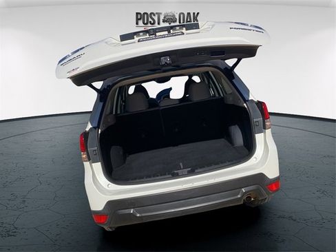 Used 2020 Subaru Forester Premium image 14