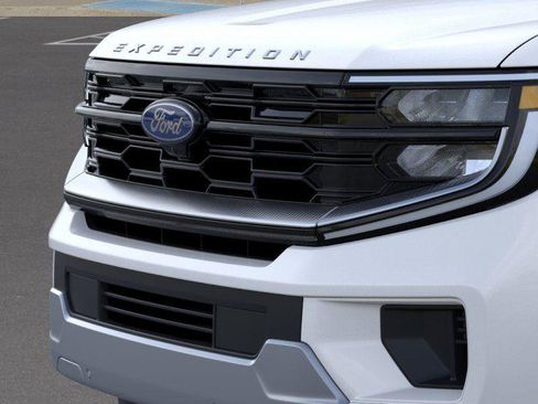 New 2026 Ford Expedition Max Platinum w/ Driver's Package AWD/4WD image 17