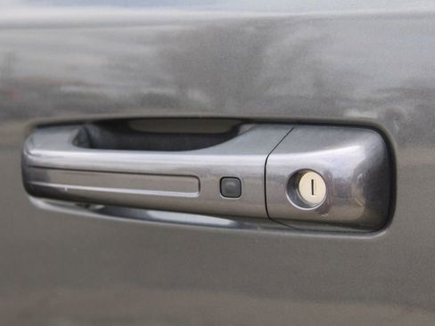 Used 2019 RAM 1500 Laramie image 15