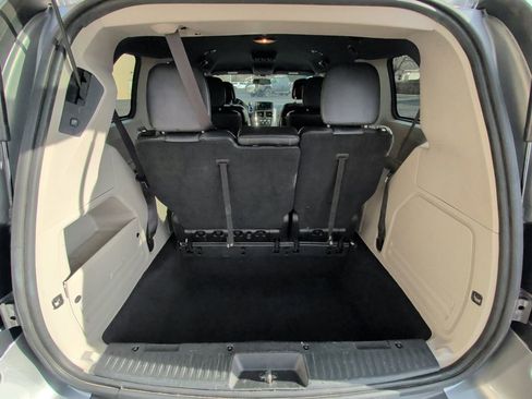 Used 2017 Dodge Grand Caravan SXT image 17