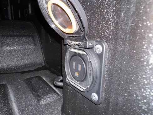 Used 2026 Chevrolet Silverado 1500 LTZ AWD/4WD image 9