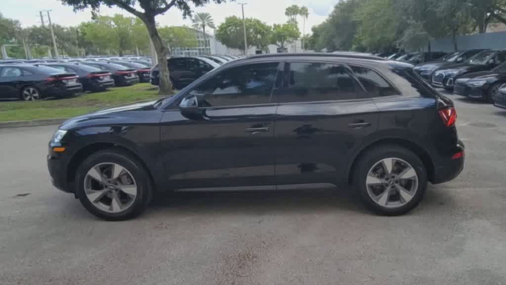 Used 2020 Audi Q5 2.0T Premium w/ Titanium Sport Package AWD/4WD image 5