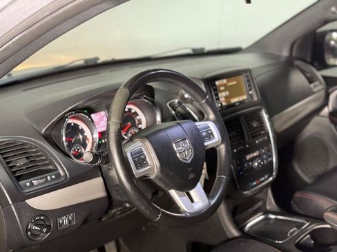 Used 2016 Dodge Grand Caravan R/T FWD image 24