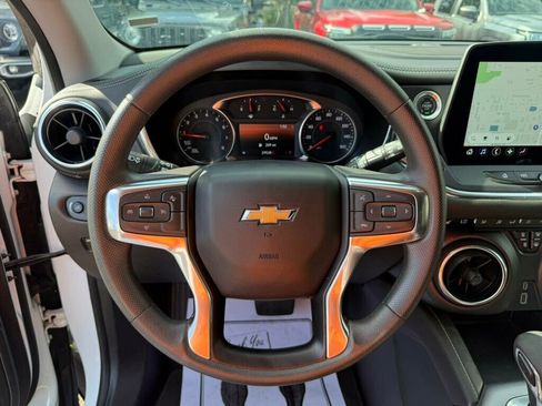 Used 2025 Chevrolet Blazer LT image 5